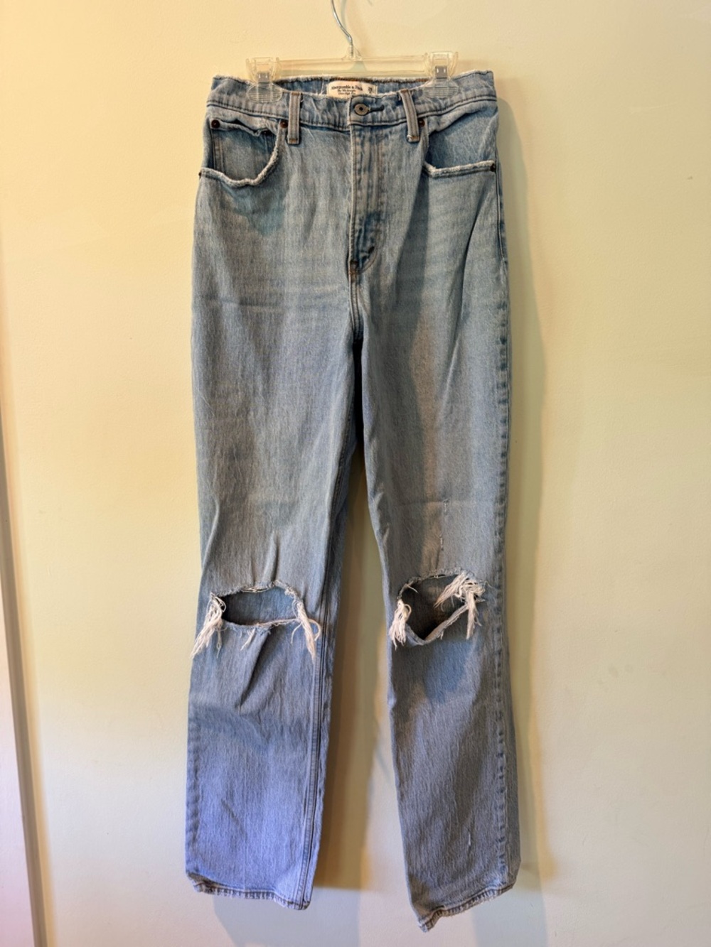 Abercrombie & Fitch 90s Straight Ultra High Rise Light Blue Jeans